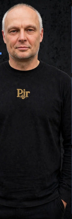 Men's garment-dyed heavyweight long sleeve